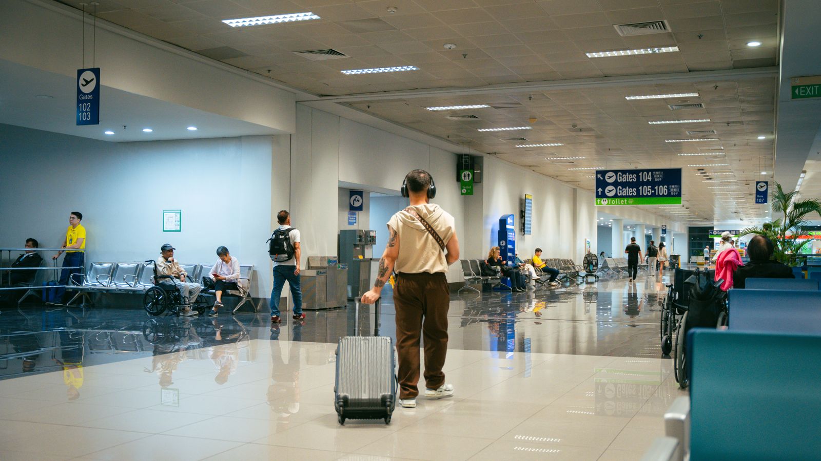 Flying With an Electric Wheelchair: What to Know Before You Go